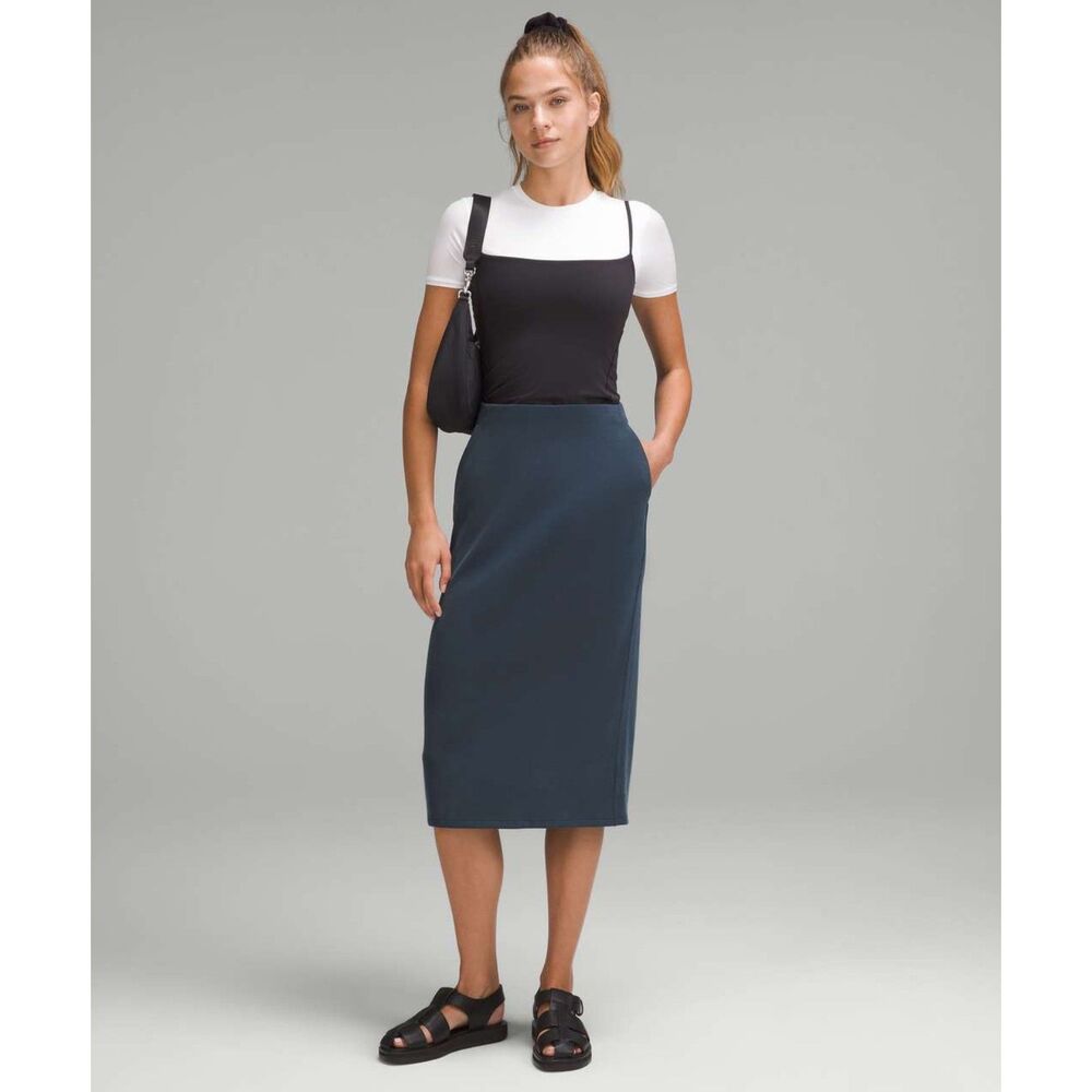 Lululemon Women Size 8 Softstreme Midi Skirt Minimalist Work Atheisure Casual